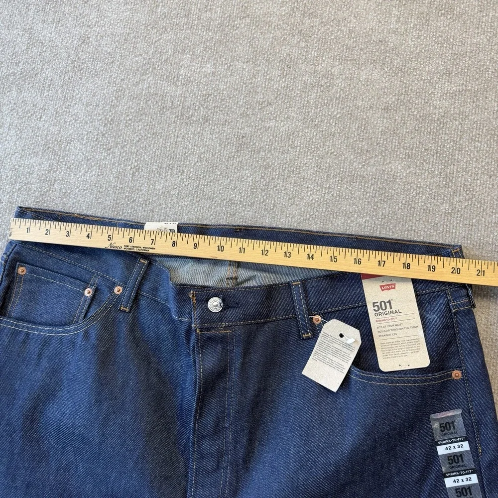 NWT Levis 501 Original Fit Mens Shrink- To- Fit Jeans‎ 42x32 Dark Blue Wash